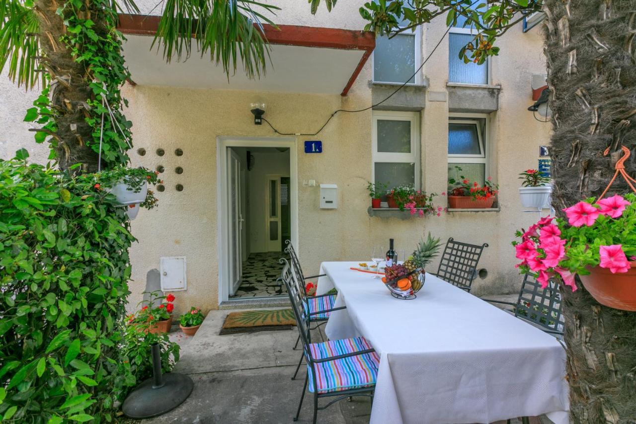 Apartment Carpe Diem "Pet Friendly" Crikvenica Exteriör bild